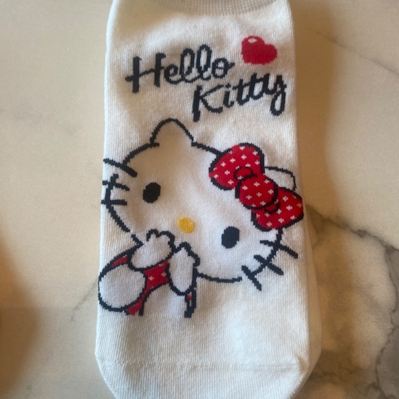 NWOT Socks Hello Kitty set of 2 - Picture 2 of 3